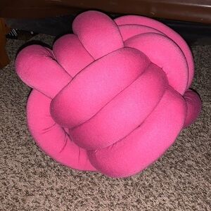NWT PILLOW KNOT